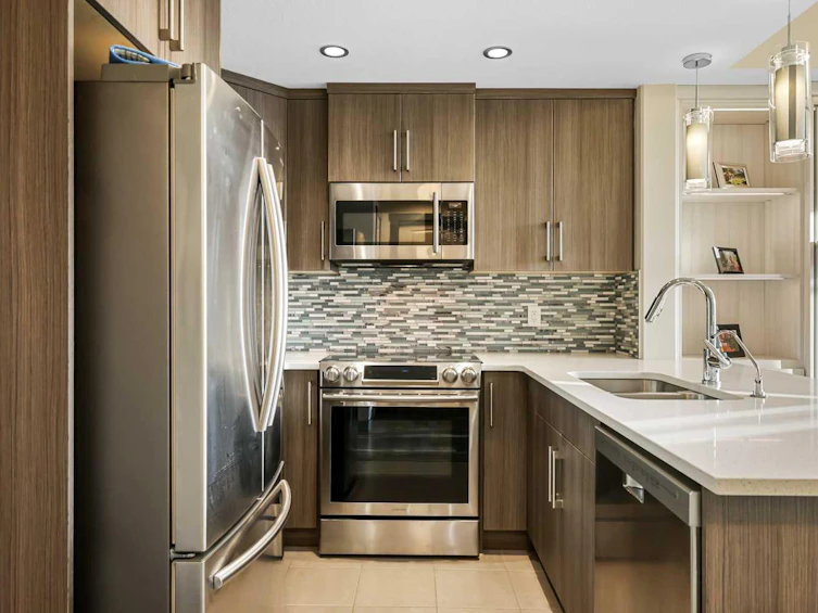 103-32 Varsity Estates Circle NW, Calgary, AB, T3A 2Y1 - 3
