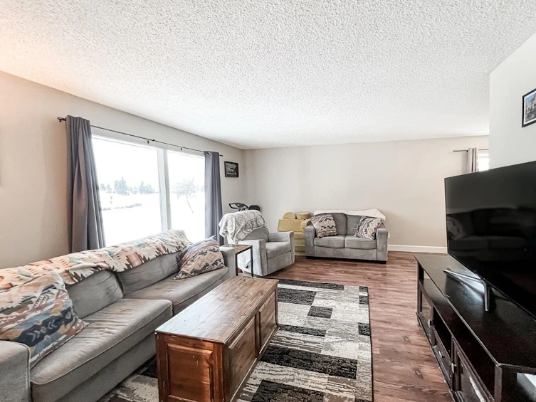 8713 96 Street, Grande Prairie, AB, T8V 3E1 - 3