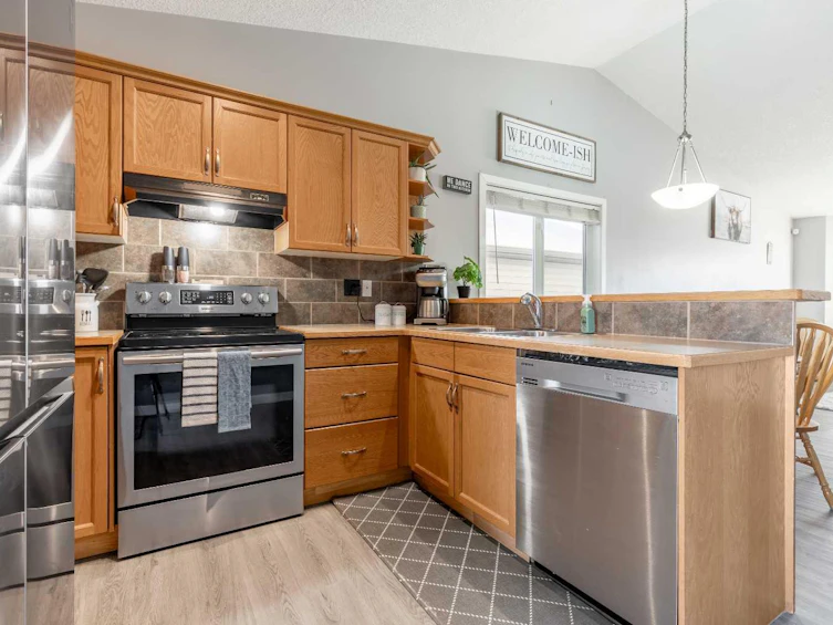 176 Aberdeen Road W, Lethbridge, AB, T1J 5B1 - 11