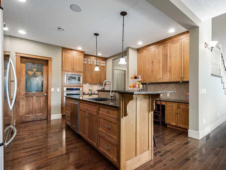 19 Aspen Meadows Manor SW, Calgary, AB, T3E 5Z7 - 19