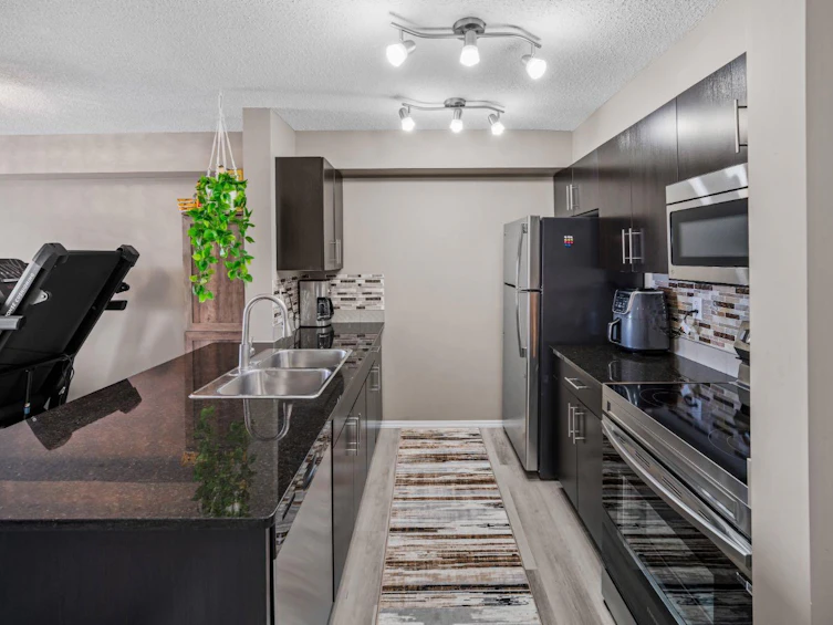 7403-403 Mackenzie Way SW, Airdrie, AB, T4B 3V7 - 6