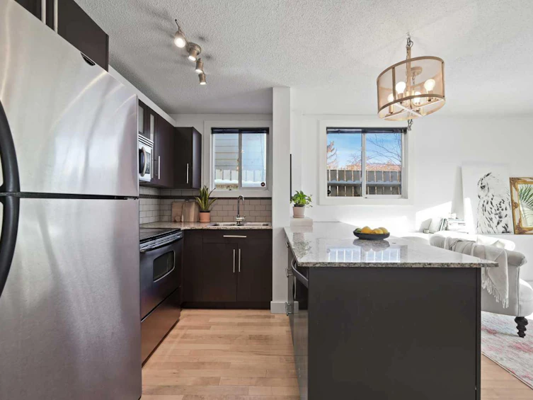 101-2209 14 Street SW, Calgary, AB, T2T 3T2 - 12