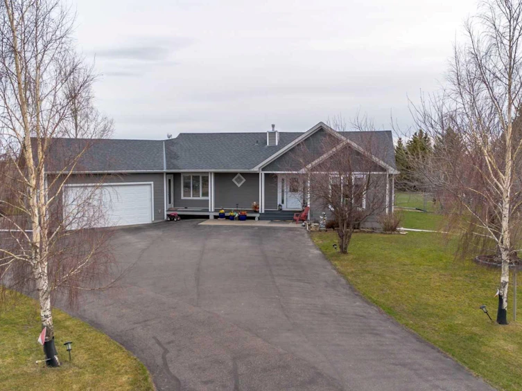 219 Falcon Ridge Way, Lethbridge, AB, T1J 5R8 - 4