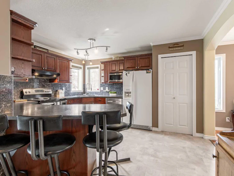 219 Falcon Ridge Way, Lethbridge, AB, T1J 5R8 - 14