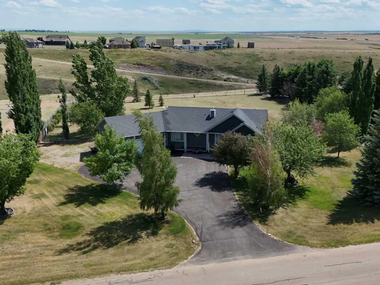 219 Falcon Ridge Way, Lethbridge, AB, T1J 5R8 - 2