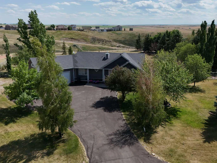 219 Falcon Ridge Way, Lethbridge, AB, T1J 5R8