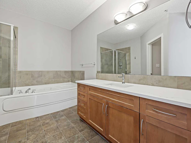 203-30 Discovery Ridge Close SW, Calgary, AB, T3H 5X5 - 21
