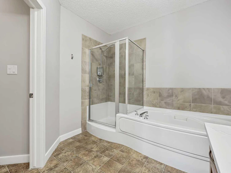 203-30 Discovery Ridge Close SW, Calgary, AB, T3H 5X5 - 23
