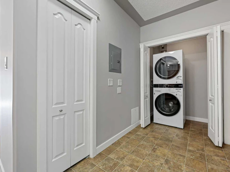 203-30 Discovery Ridge Close SW, Calgary, AB, T3H 5X5 - 28