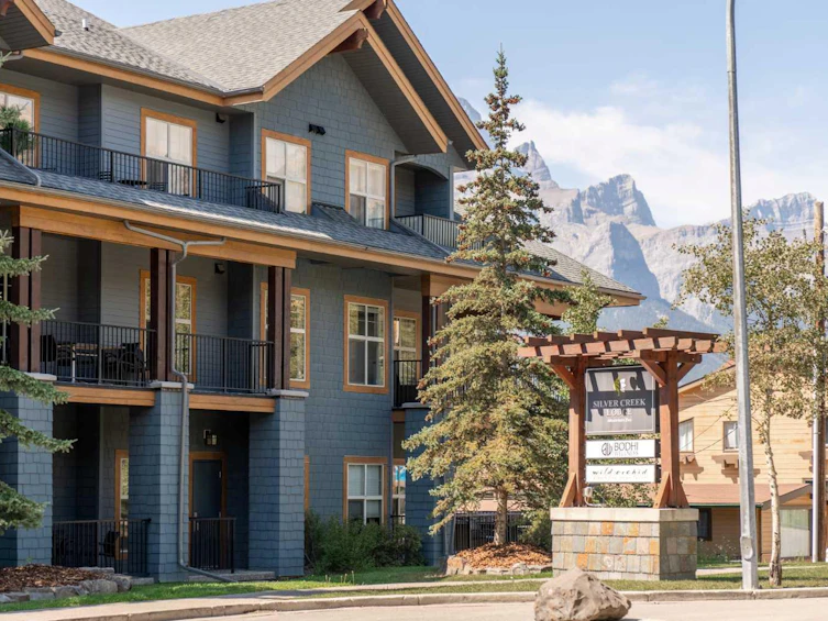 218-1818 Mountain Avenue, Canmore, AB, T1W 3M3 - 3