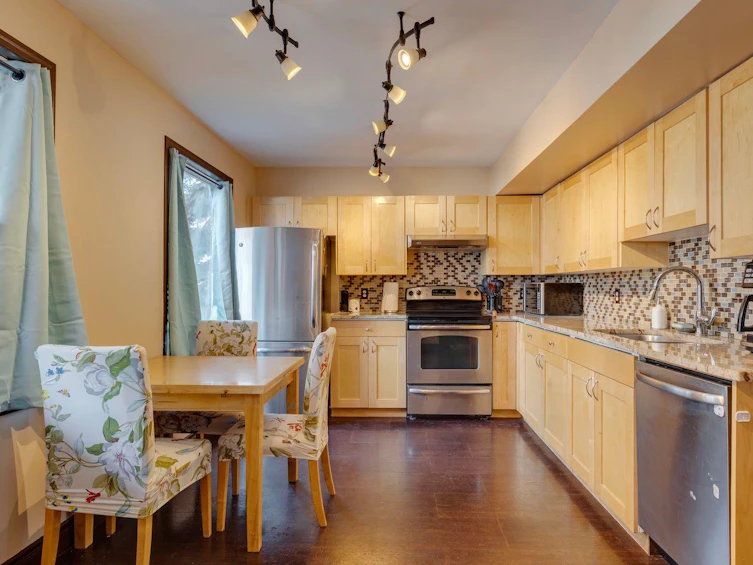 376 Regal Park NE, Calgary, AB, T2E 0S6 - 2