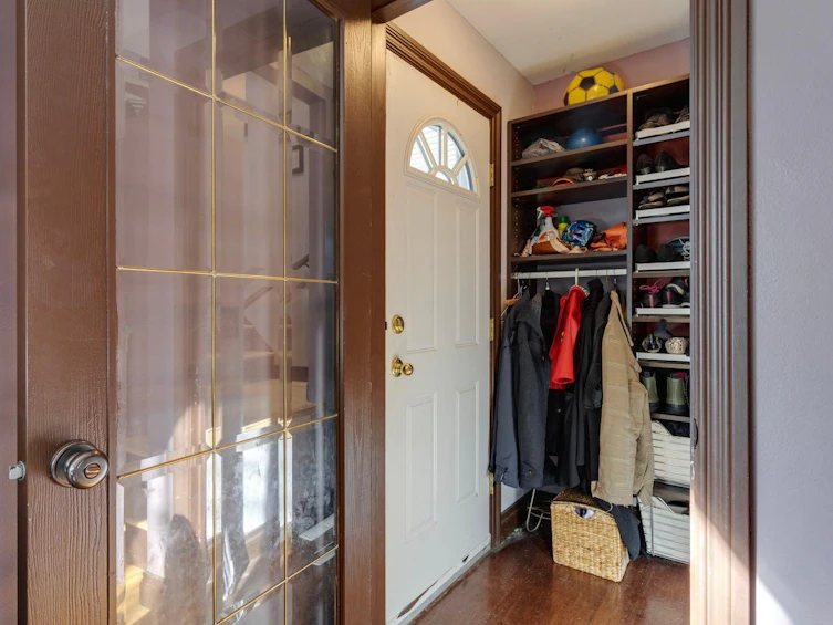376 Regal Park NE, Calgary, AB, T2E 0S6 - 8