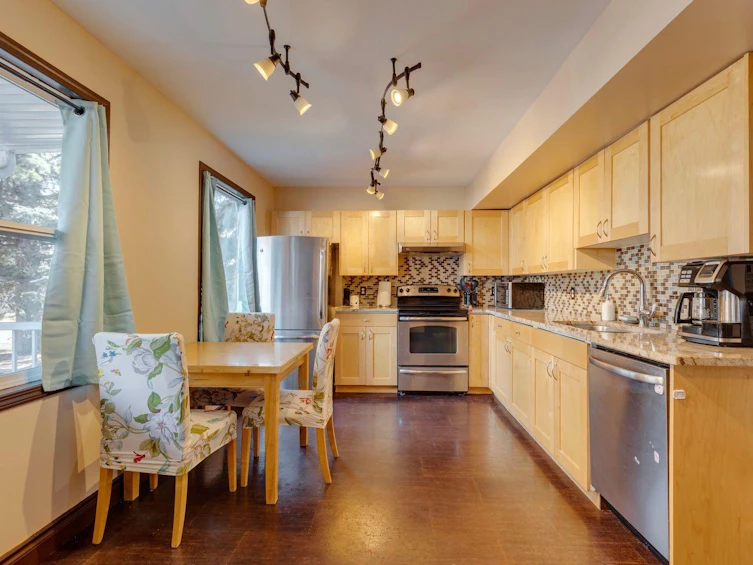 376 Regal Park NE, Calgary, AB, T2E 0S6 - 9