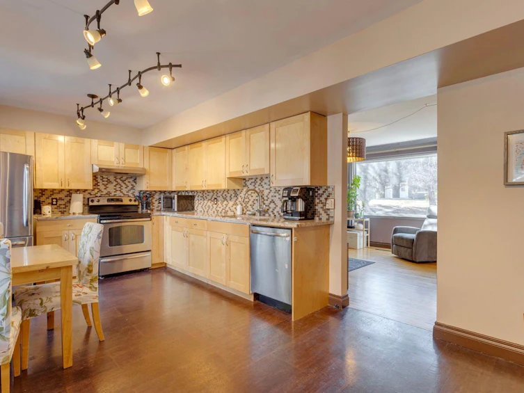376 Regal Park NE, Calgary, AB, T2E 0S6 - 10