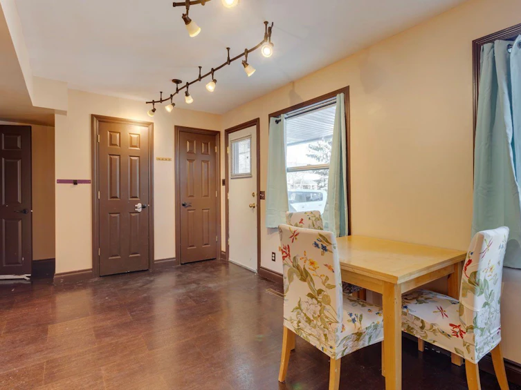 376 Regal Park NE, Calgary, AB, T2E 0S6 - 13