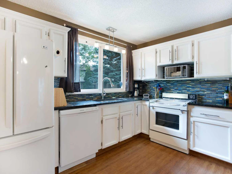 81-630 Sabrina Road SW, Calgary, AB, T2W 2N7 - 4
