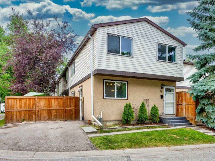 81-630 Sabrina Road SW, Calgary, AB, T2W 2N7 - 2