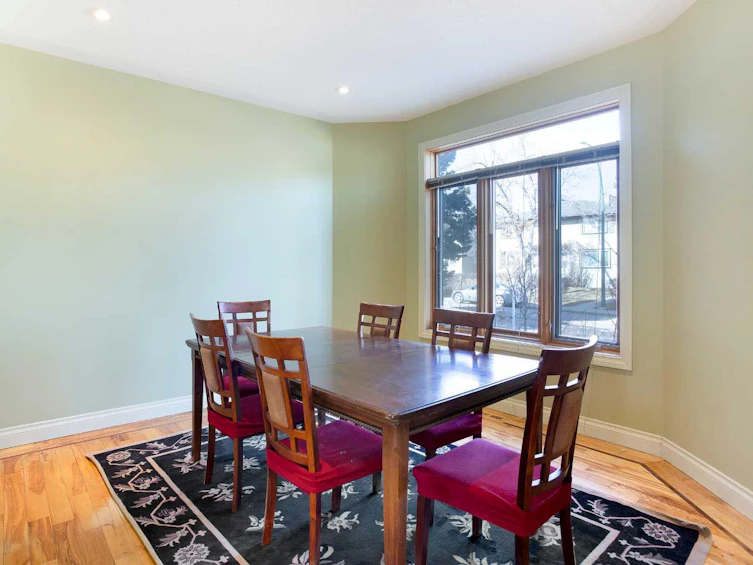 2323 22 Avenue SW, Calgary, AB, T2T 0T1 - 4