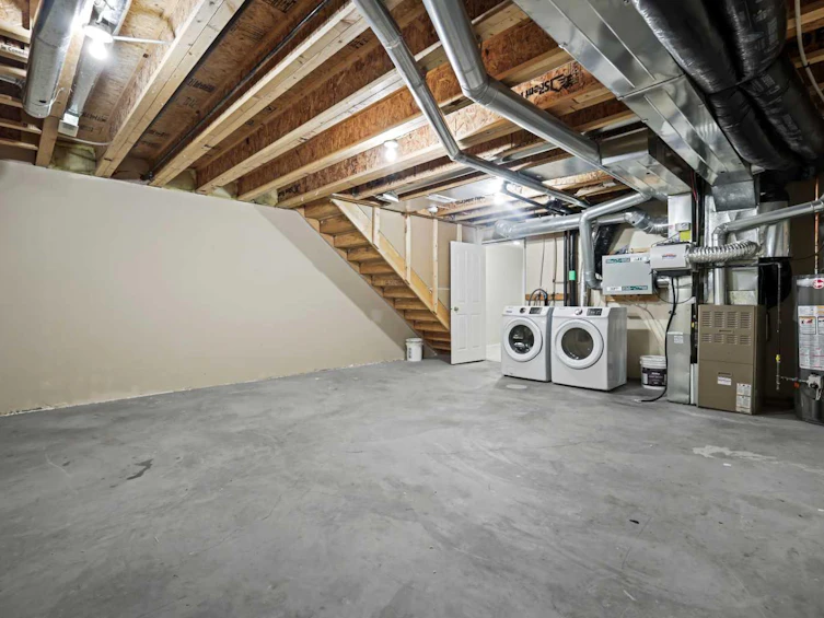 24 Douglas Glen Park SE, Calgary, AB, T2Z 3Z3 - 26