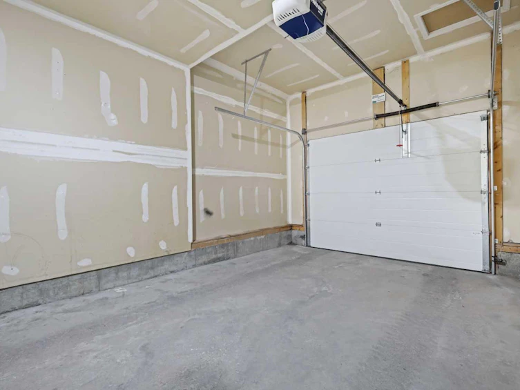 24 Douglas Glen Park SE, Calgary, AB, T2Z 3Z3 - 28