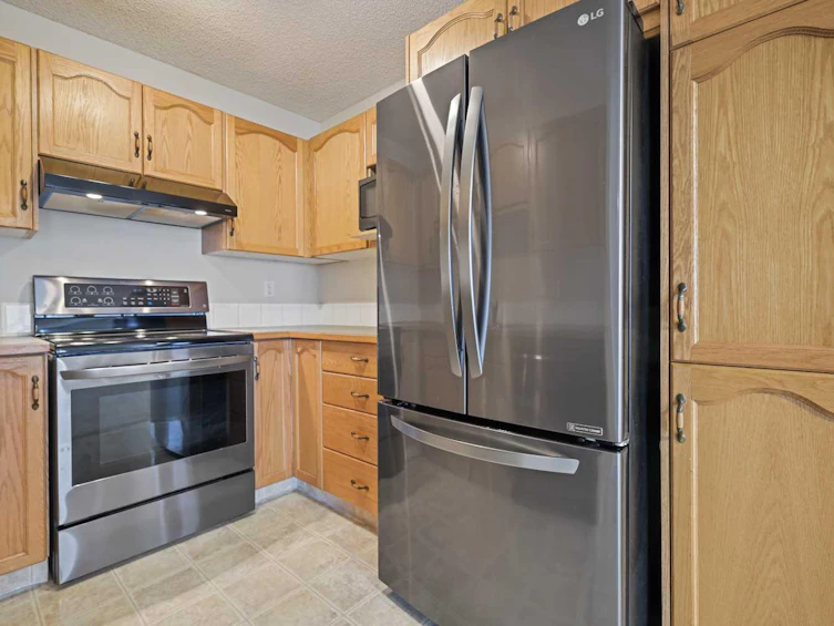 24 Douglas Glen Park SE, Calgary, AB, T2Z 3Z3 - 10