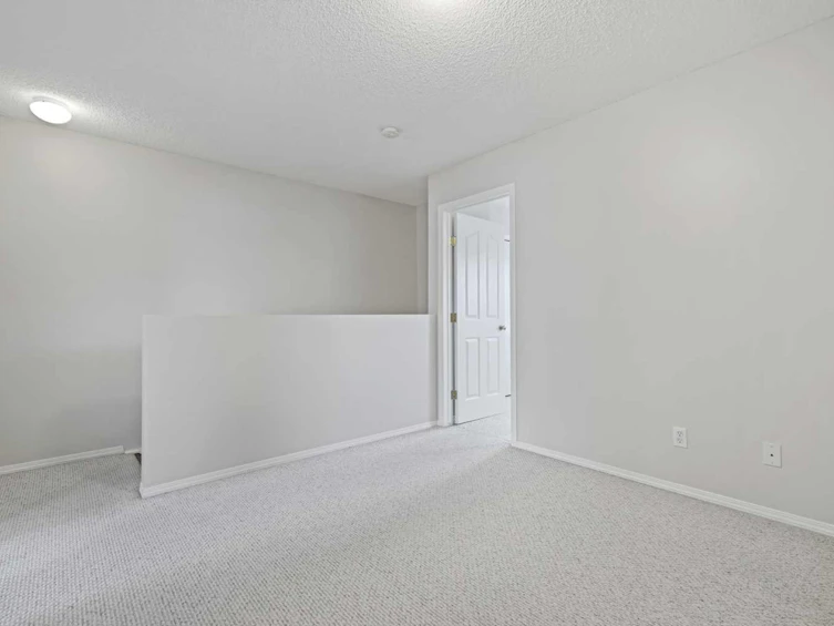 24 Douglas Glen Park SE, Calgary, AB, T2Z 3Z3 - 17