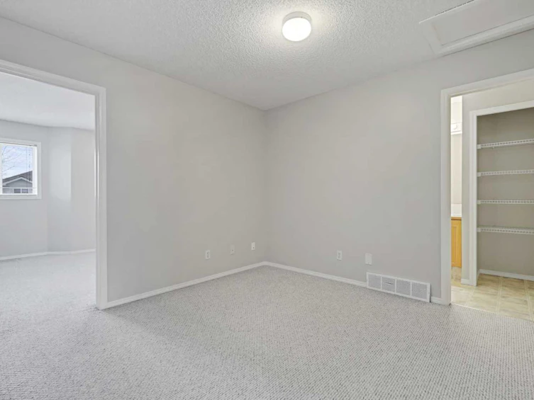 24 Douglas Glen Park SE, Calgary, AB, T2Z 3Z3 - 18
