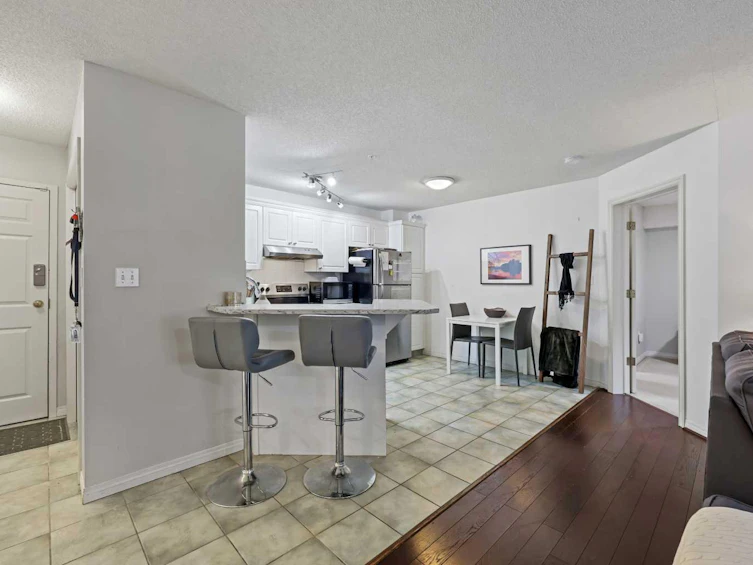 102-777 3 Avenue SW, Calgary, AB, T2P 0G8 - 5