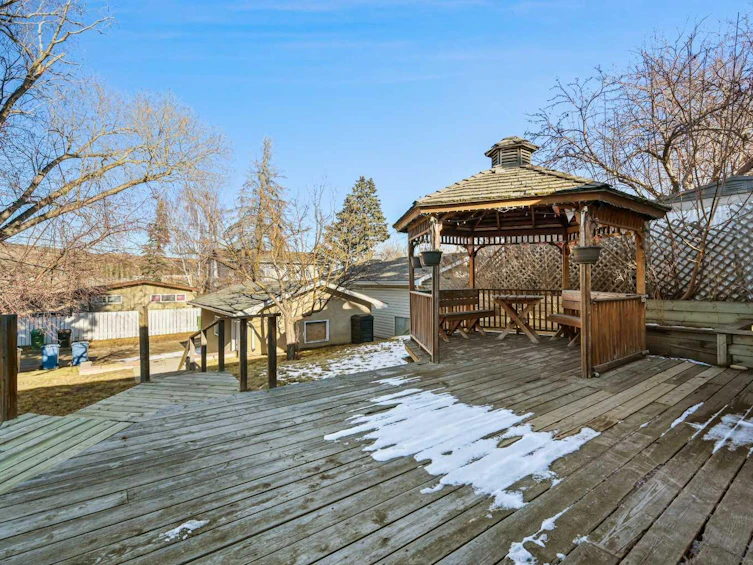 2548 Chicoutimi Drive NW, Calgary, AB, T2L 0W5 - 24