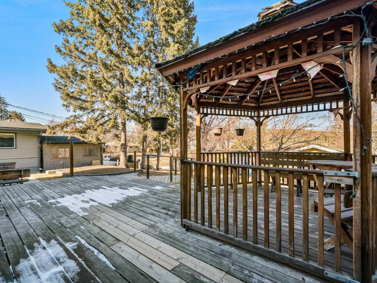 2548 Chicoutimi Drive NW, Calgary, AB, T2L 0W5 - 32