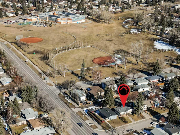 2548 Chicoutimi Drive NW, Calgary, AB, T2L 0W5 - 45