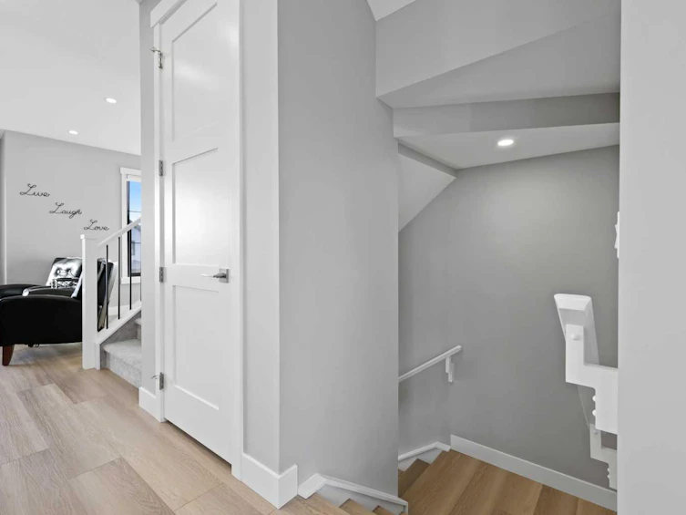 158 Discovery Drive SW, Calgary, AB, T3H 6E9 - 7