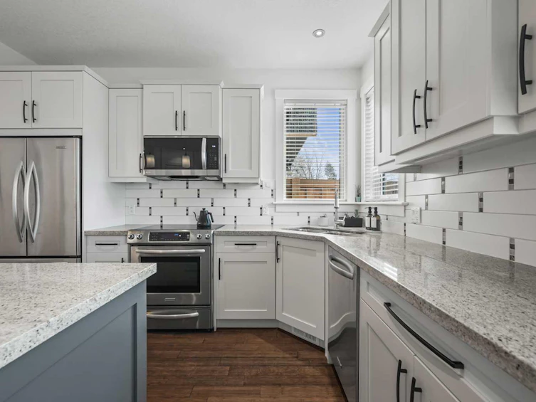 3419 2 Street NW, Calgary, AB, T2K 0Y1 - 16