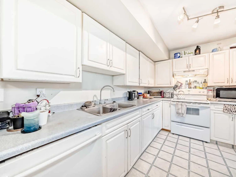 521 Regal Park NE, Calgary, AB, T2E 0S6 - 3