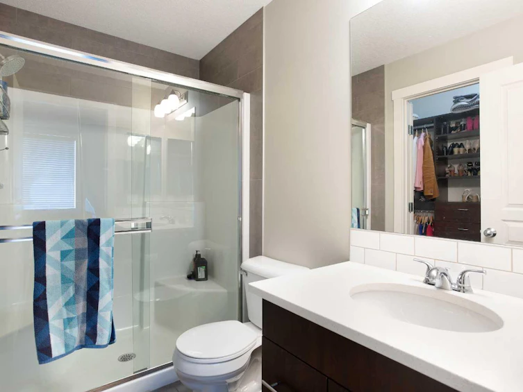 512 Mckenzie Towne Drive SE, Calgary, AB, T2Z 1C7 - 9