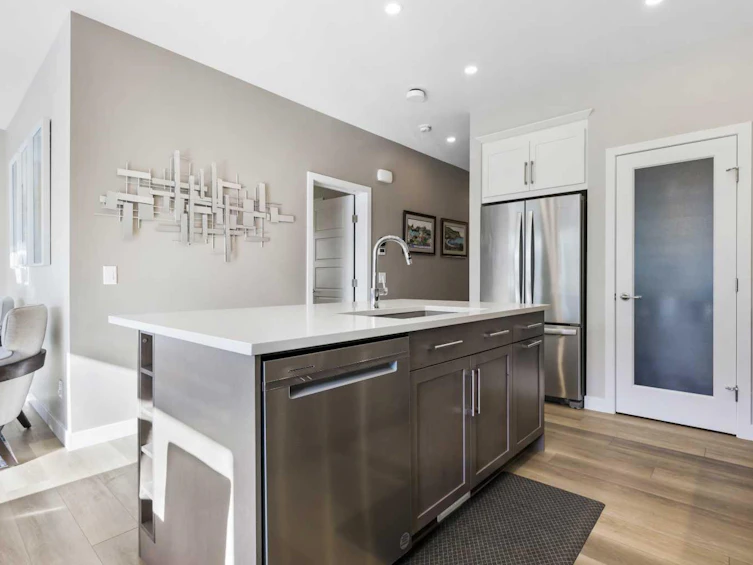 65 Edith Crescent NW, Calgary, AB, T3R 2C2 - 11