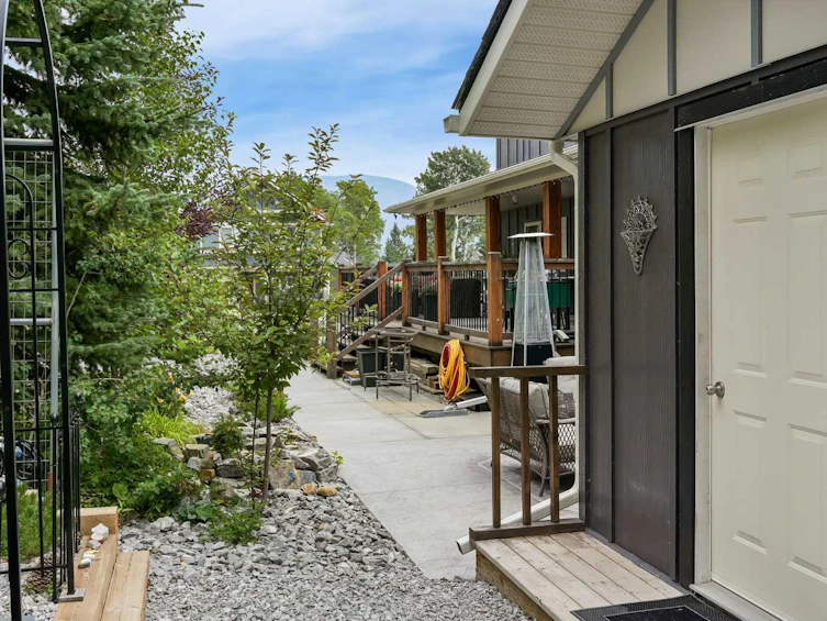 34 Kananaskis Court, Crowsnest Pass, AB, T0K 0M0 - 40