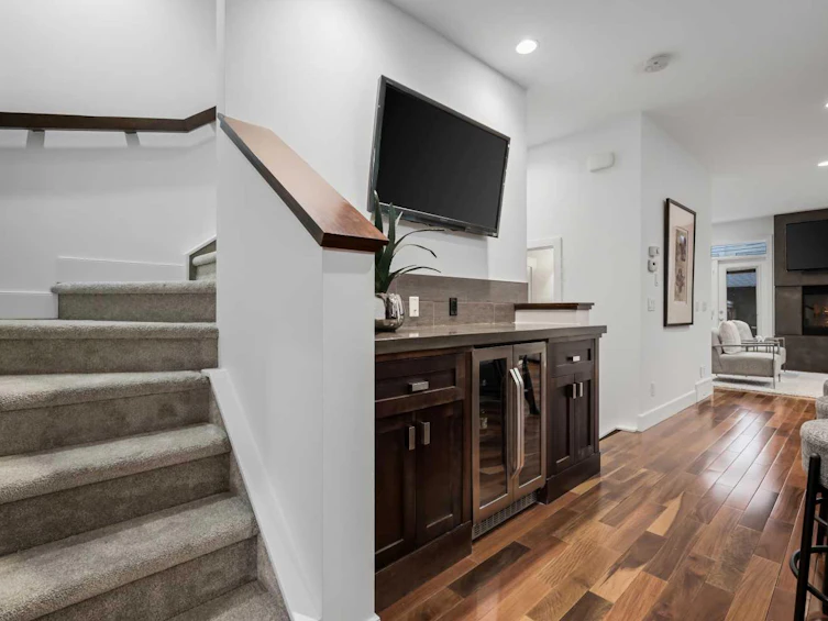 521 35 Street NW, Calgary, AB, T2N 2Z4 - 5