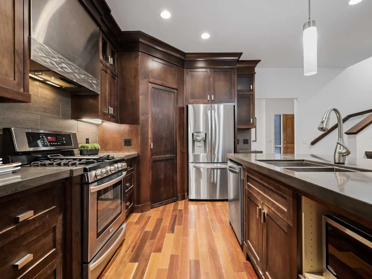 521 35 Street NW, Calgary, AB, T2N 2Z4 - 8