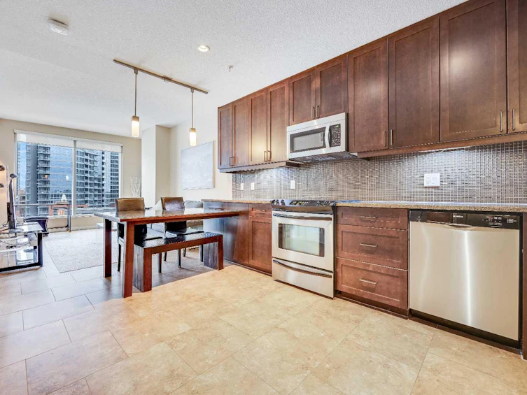 504-211 13 Avenue SE, Calgary, AB, T2G 1E1 - 3
