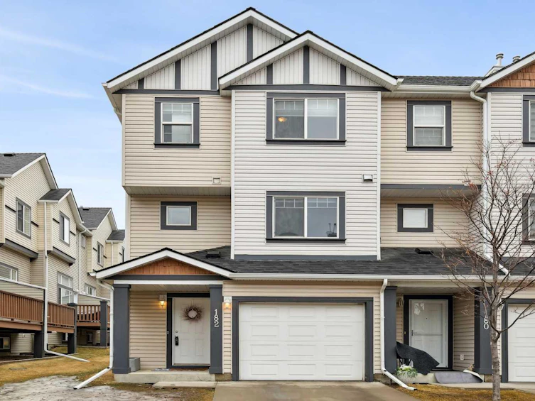 182 Everhollow Heights SW, Calgary, AB, T2Y 5B3