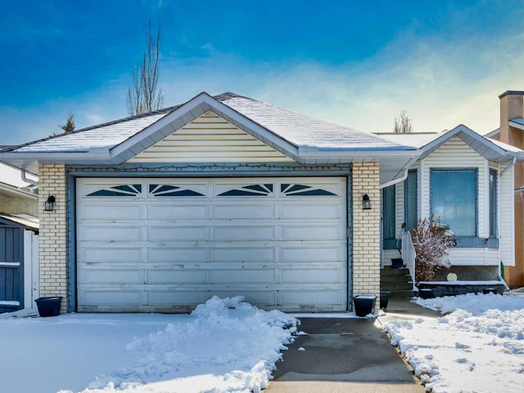 433 Harvest Lake Drive NE, Calgary, AB, T3K 4B9