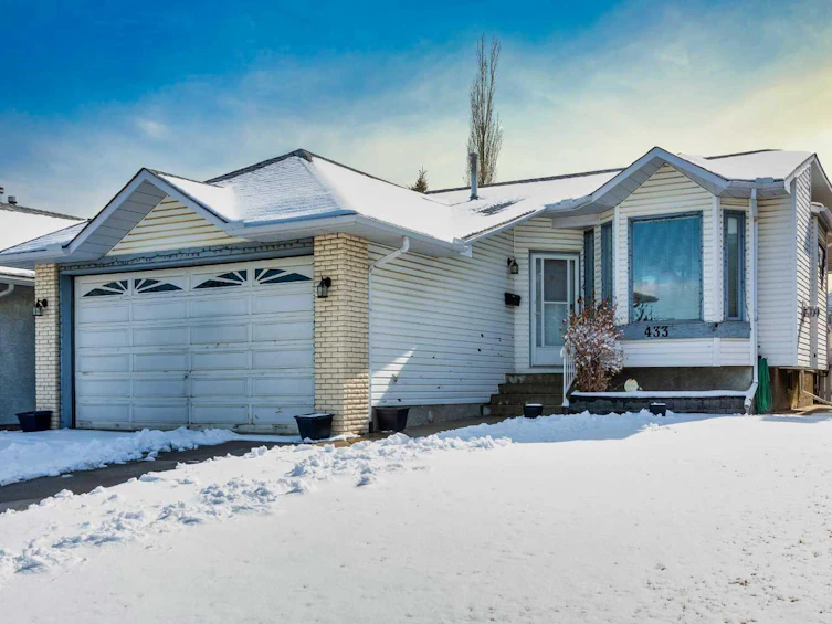 433 Harvest Lake Drive NE, Calgary, AB, T3K 4B9 - 2