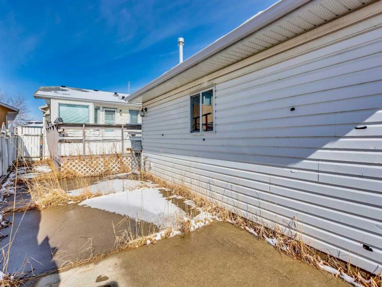 433 Harvest Lake Drive NE, Calgary, AB, T3K 4B9 - 4