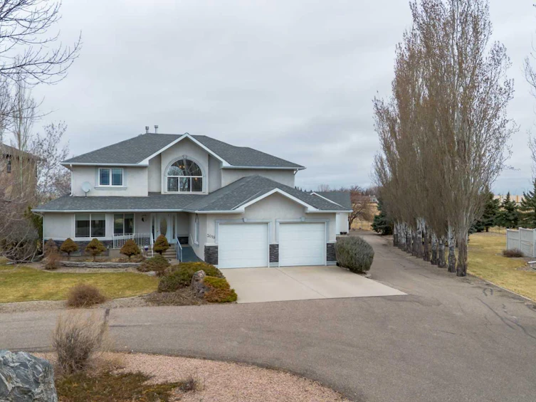 3019 48 Avenue S, Lethbridge, AB, T1K 7B3