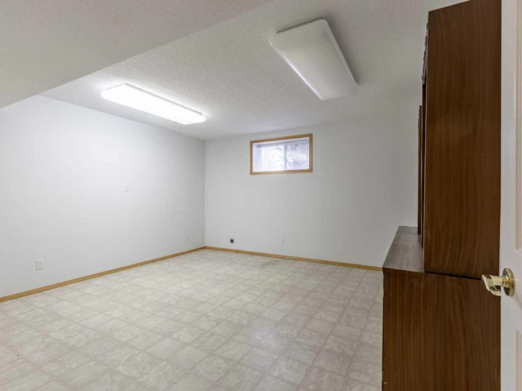 3019 48 Avenue S, Lethbridge, AB, T1K 7B3 - 36