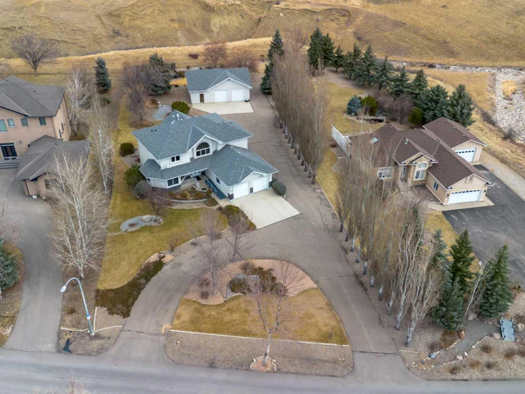 3019 48 Avenue S, Lethbridge, AB, T1K 7B3 - 49