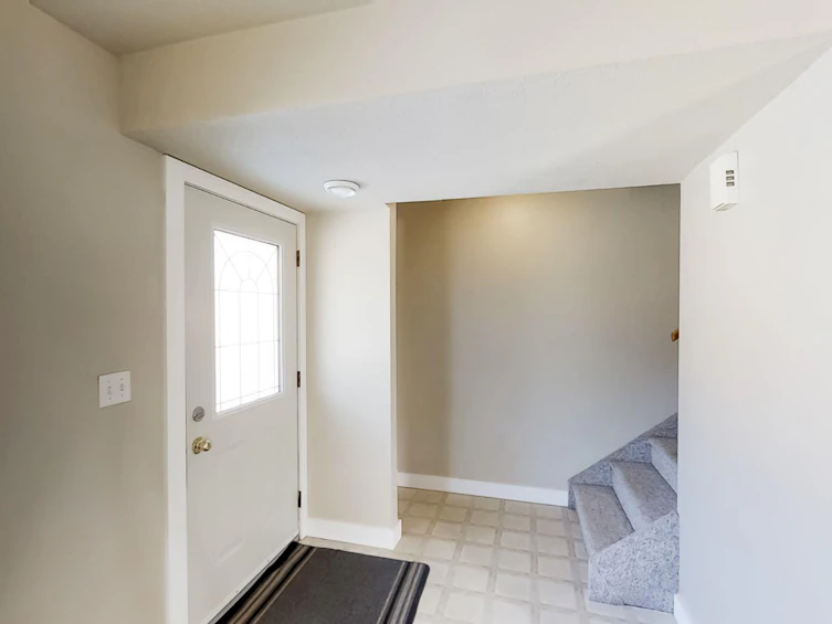 C-10029 105 Avenue, Grande Prairie, AB, T8V 1H2 - 2