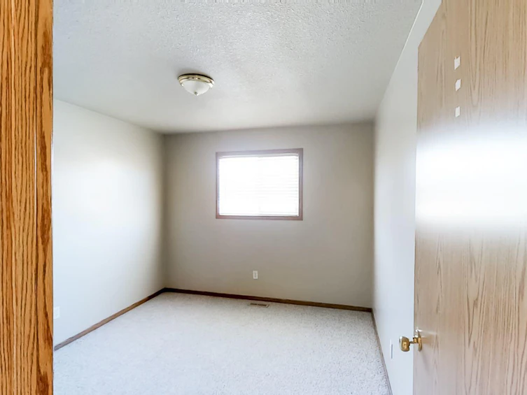 C-10029 105 Avenue, Grande Prairie, AB, T8V 1H2 - 5
