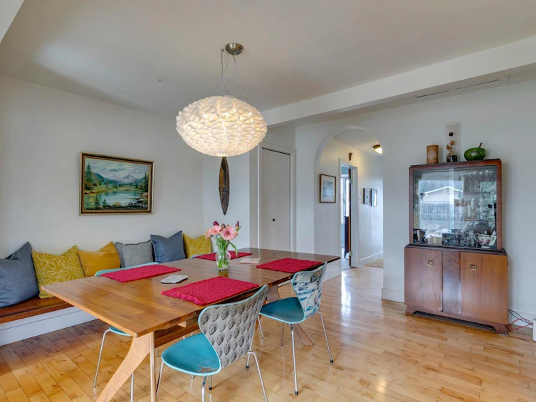 8111 34 Avenue NW, Calgary, AB, T3B 1P9 - 7